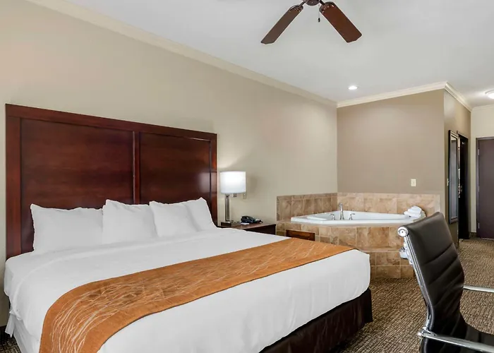 Hotel Comfort & Worth - Fossil Creek 4*