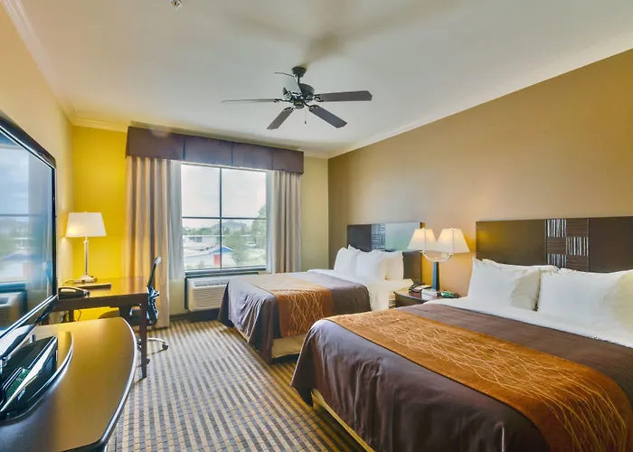 Comfort & Worth - Fossil Creek Hotel