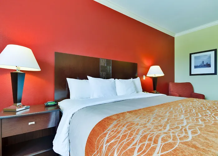 Comfort & Worth - Fossil Creek Hotel
