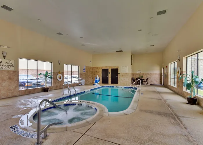 Comfort & Worth - Fossil Creek Hotel