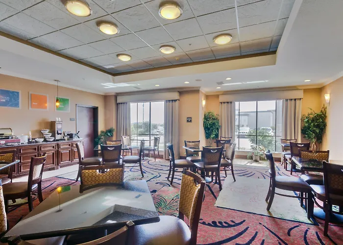 Comfort & Worth - Fossil Creek 4*