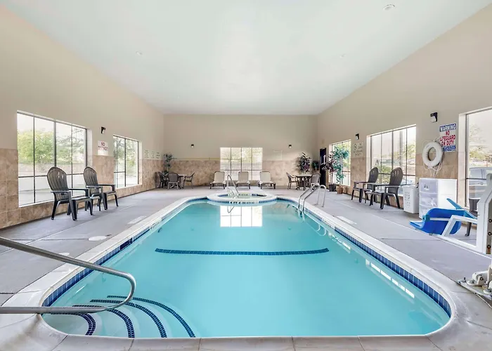 Comfort & Worth - Fossil Creek 4*