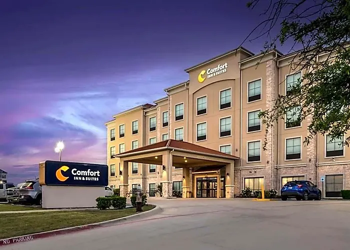 Comfort & Worth - Fossil Creek Hotel Fort Worth