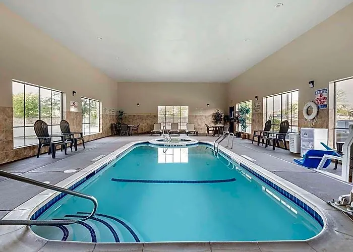 Comfort & Worth - Fossil Creek Hotel