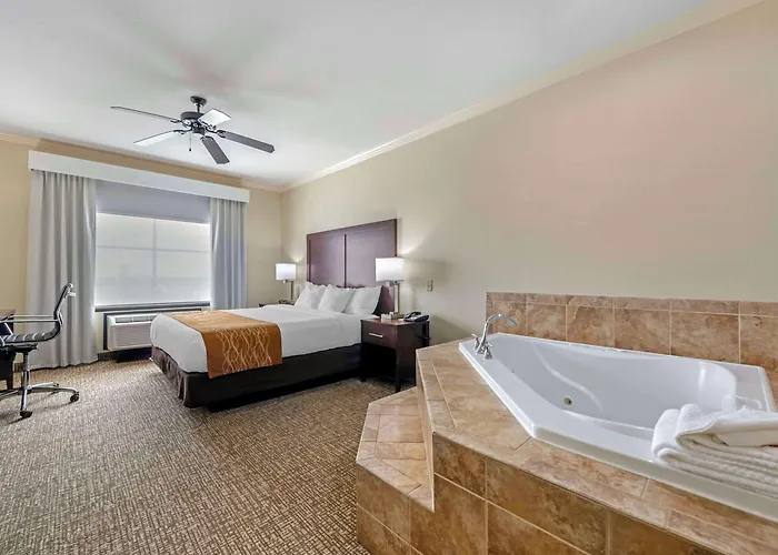 Hotel Comfort & Worth - Fossil Creek 4*