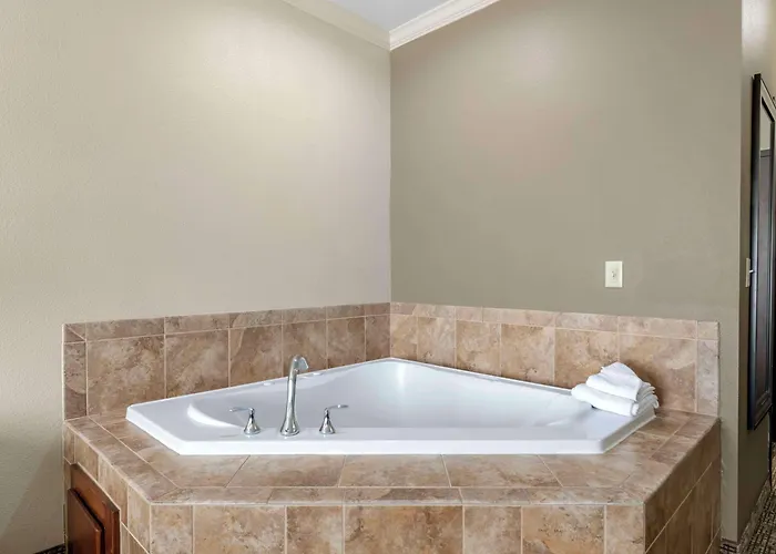 Comfort & Worth - Fossil Creek Hotel 4*